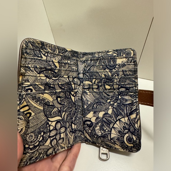 Sakroots Wallet Navy And White - Picture 4 of 6